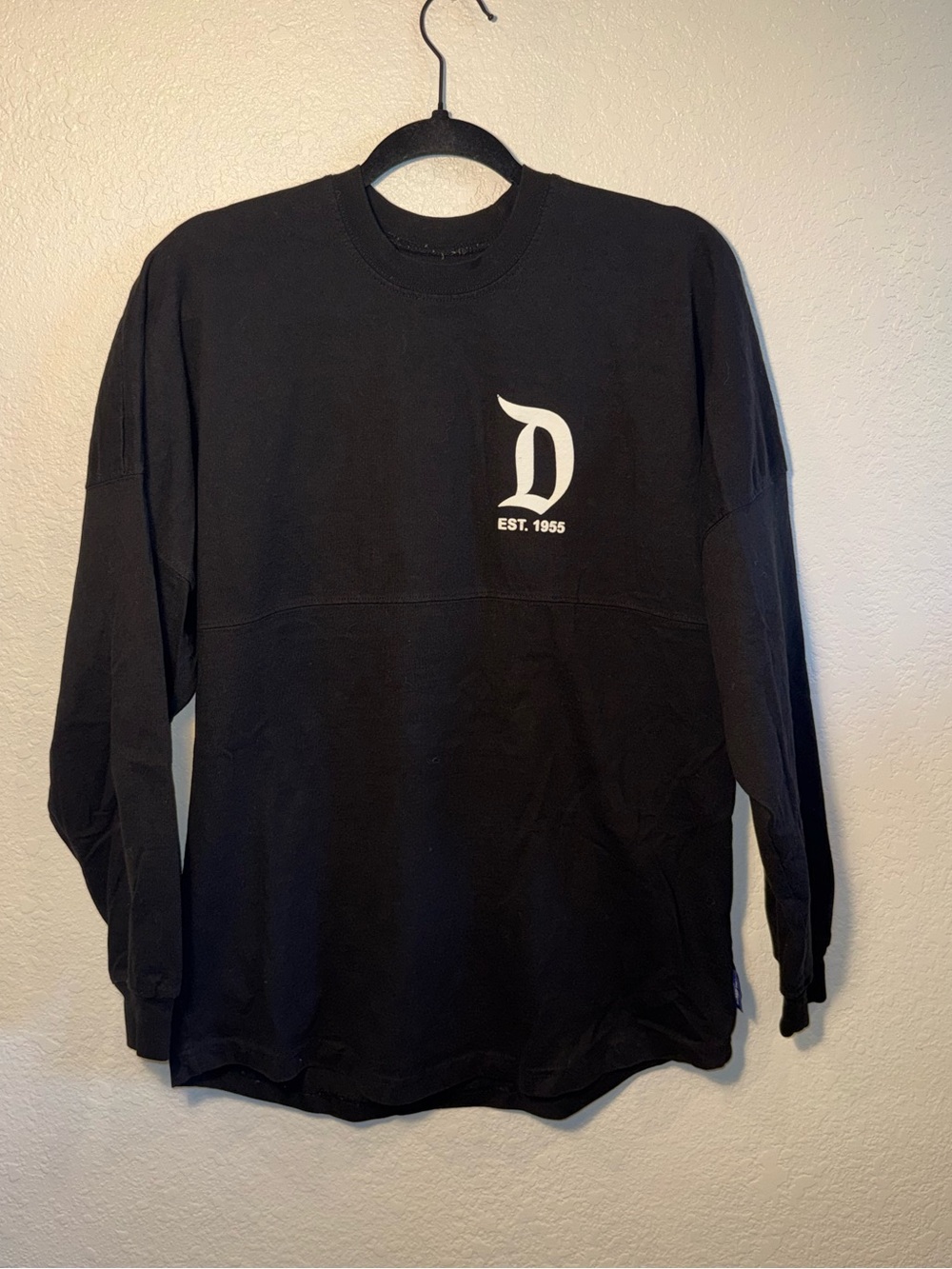 Disneyland Resort Spirit Jersey Long Sleeve Crewneck T-Shirt Black/White Small - Picture 6 of 6